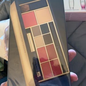 Estée Lauder expert travel set never opened